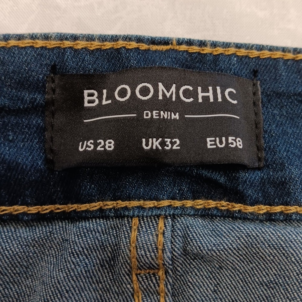 Bloomchic Womens Plus Size 28 Dark Wash Flare Leg Stretch Denim Jeans High Rise - Picture 10 of 15